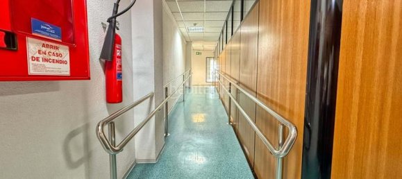 Здание 8738м² в Кастельон-де-ла-Плана, Испания № 135878 8