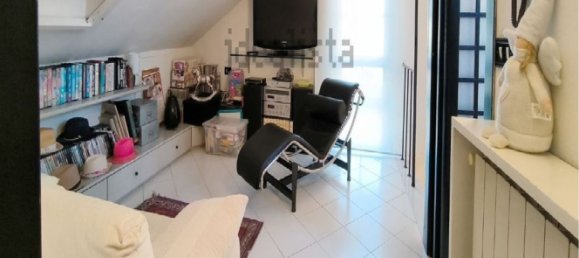 8 rooms House in Carrara, Italy No. 48158 8
