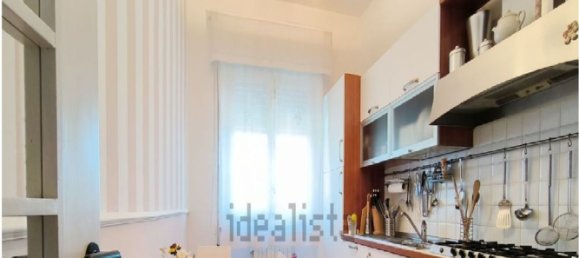 8 rooms House in Carrara, Italy No. 48158 5