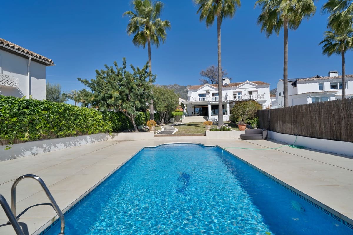 4 Schlafzimmer Villa in Marbella, Spain, Nr. 180830