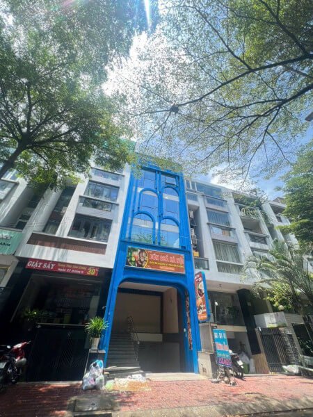 100m² House in District 7, Vietnam No. 13158