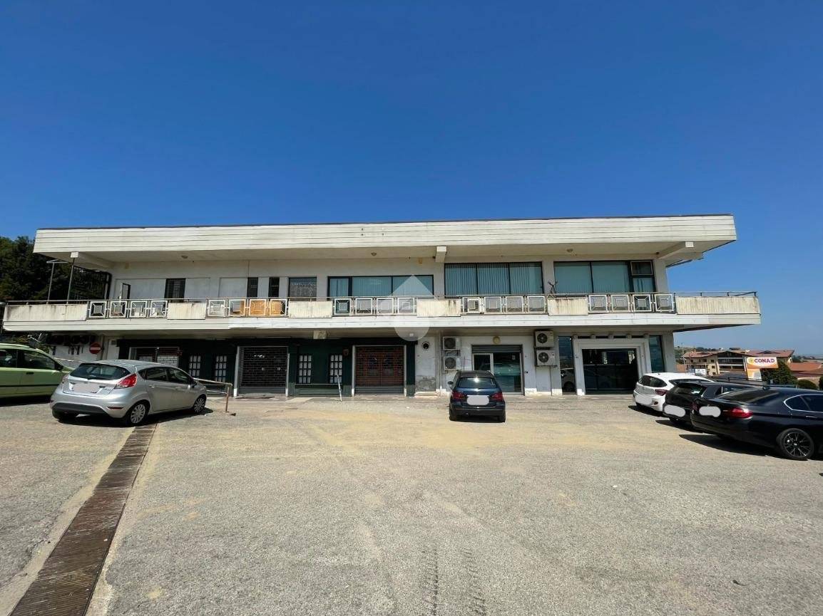 2 rooms Commercial property in Montalto Uffugo, Italy No. 159837