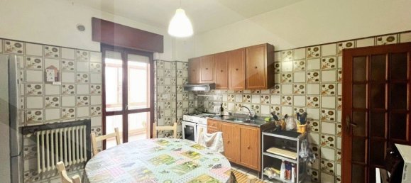 Квартира с 4 спальнями в Бари, Италия № 22873 10