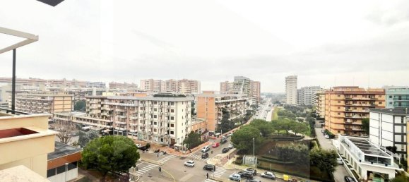 Квартира с 4 спальнями в Бари, Италия № 22873 18