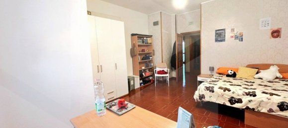 Квартира с 4 спальнями в Бари, Италия № 22873 5