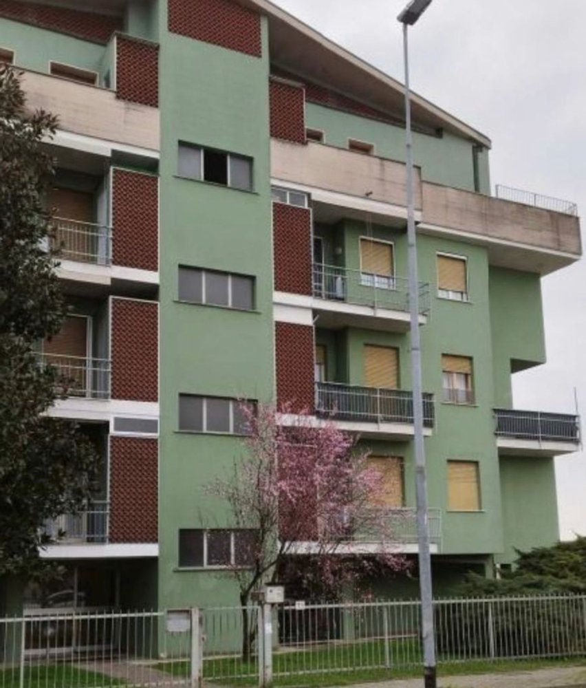 3 rooms Apartment in Sant'Angelo Lodigiano, Italy No. 169043