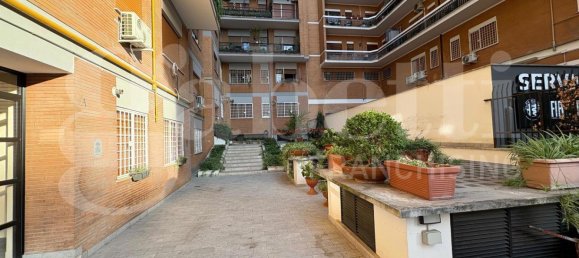 Apartamento de 3 dormitorios en Rome, Italy No. 378288 41