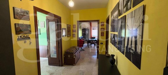 Apartamento de 3 dormitorios en Rome, Italy No. 378288 3