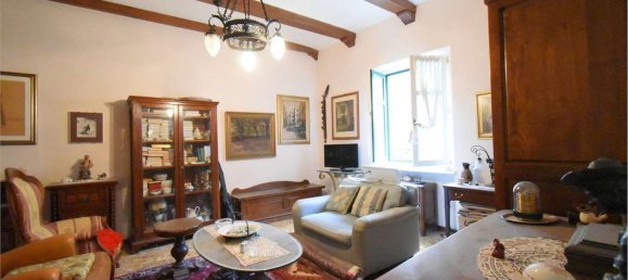 8 rooms House in Montaldo Roero, Italy No. 157893 3