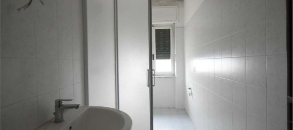 8 rooms House in Montaldo Roero, Italy No. 157893 20