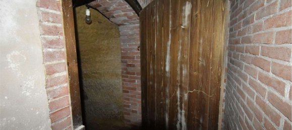 8 rooms House in Montaldo Roero, Italy No. 157893 32