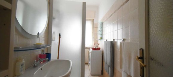 8 rooms House in Montaldo Roero, Italy No. 157893 21