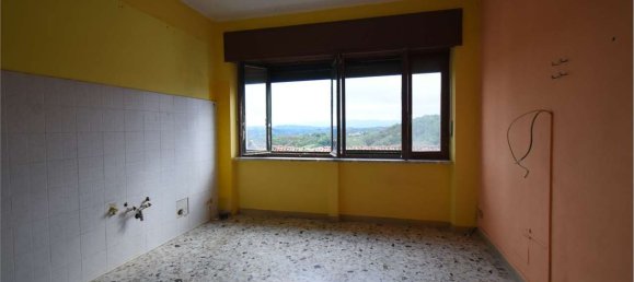 8 rooms House in Montaldo Roero, Italy No. 157893 17