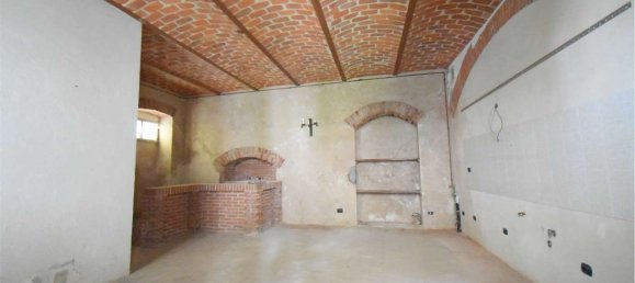 8 rooms House in Montaldo Roero, Italy No. 157893 37