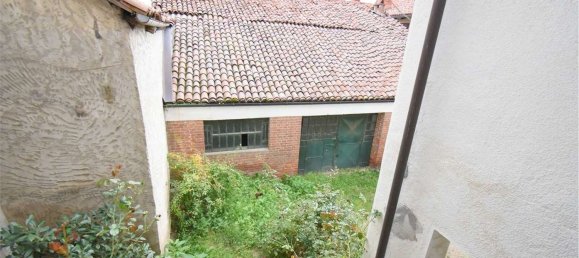 8 rooms House in Montaldo Roero, Italy No. 157893 12