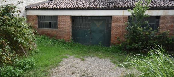 8 rooms House in Montaldo Roero, Italy No. 157893 36