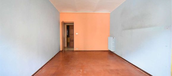 8 rooms House in Montaldo Roero, Italy No. 157893 15