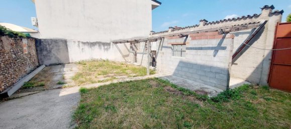 5 bedrooms House in Udine, Italy No. 326651 8