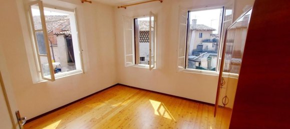 5 bedrooms House in Udine, Italy No. 326651 9