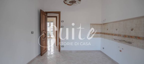 3 bedrooms Apartment in Palermo, Italy No. 222549 5