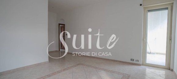 3 bedrooms Apartment in Palermo, Italy No. 222549 3