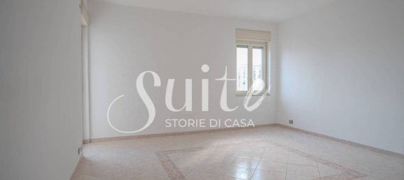 3 bedrooms Apartment in Palermo, Italy No. 222549 4