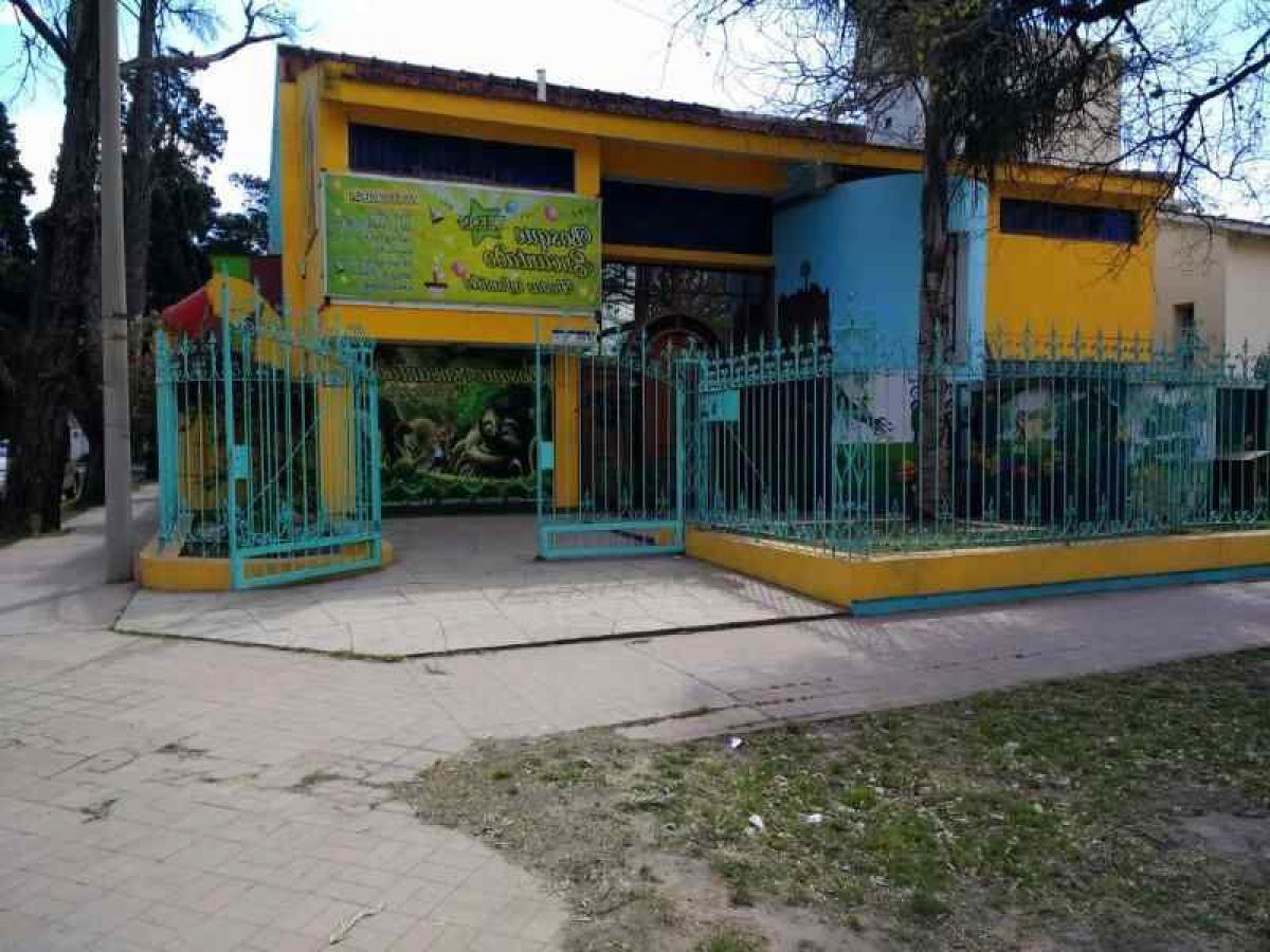 Casa de 4 dormitorios en Córdoba, Argentina No. 54714