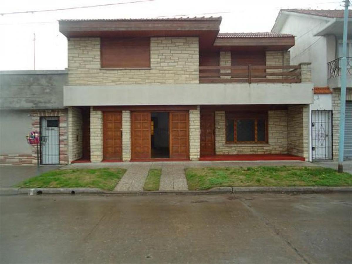2 bedrooms House in Mar del Plata, Argentina No. 75269