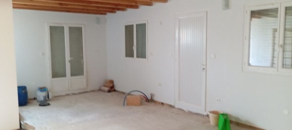 3 bedrooms House in Venes, France No. 335079 2