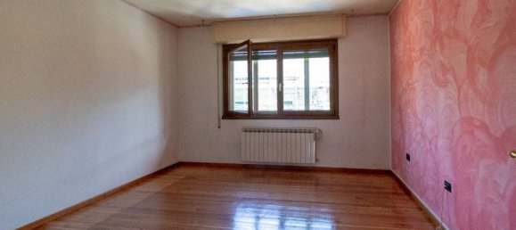 2 bedrooms Apartment in Udine, Italy No. 285351 6
