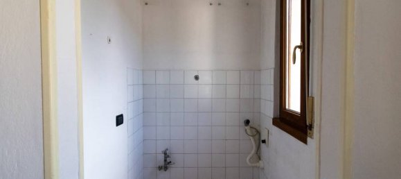 2 bedrooms Apartment in Udine, Italy No. 285351 3
