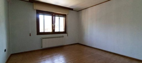 2 bedrooms Apartment in Udine, Italy No. 285351 8