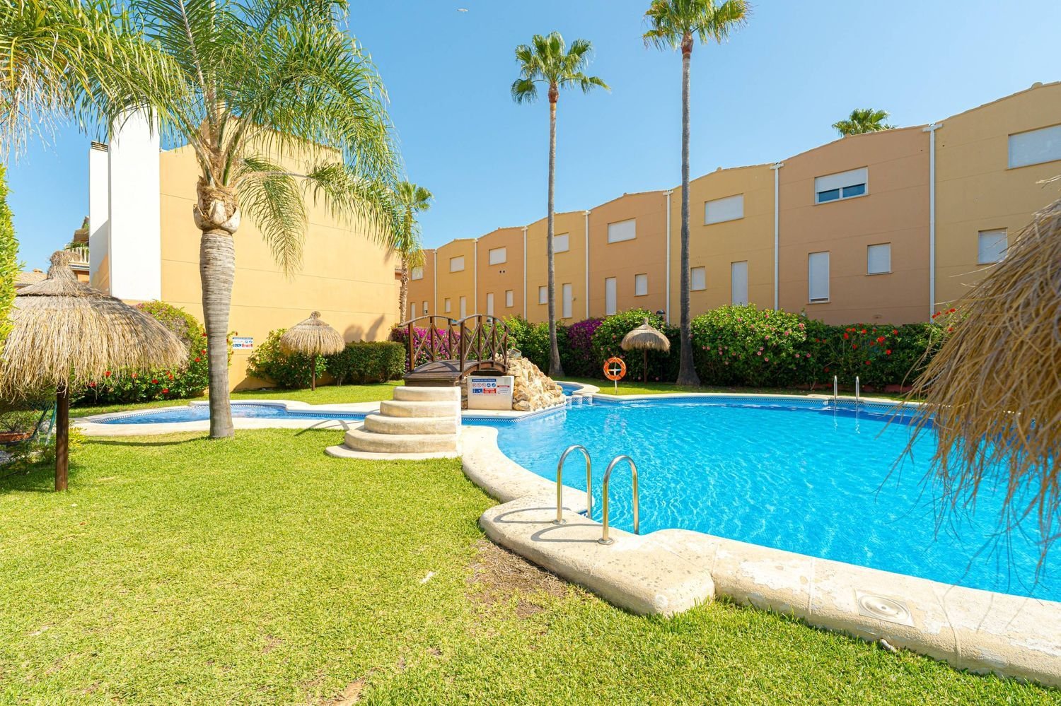 Коммерческая недвижимость с 4 спальнями в Льорет-де-Мар, Испания № 156672