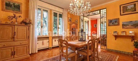 2 bedrooms Apartment in Modena, Italy No. 258516 2