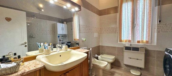 2 bedrooms Apartment in Modena, Italy No. 258516 25