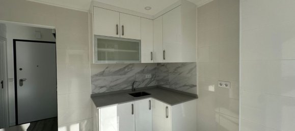 1 bedroom Apartment in Lisbon, Portugal No. 153977 3