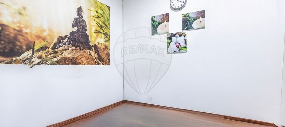 65m² Commercial property in Lisbon, Portugal No. 233741 5