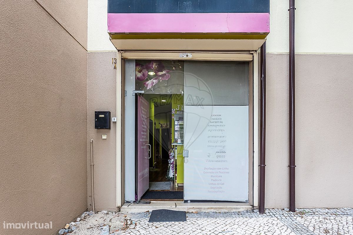 65m² Commercial property in Lisbon, Portugal No. 233741