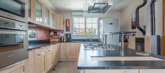 Дом с 6 спальнями в Шарантийи, Франция № 87804 4