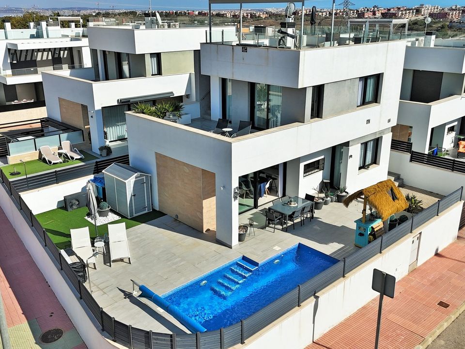 3 Schlafzimmer Villa in Alicante, Spain, Nr. 176034