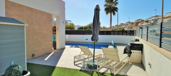 3 Schlafzimmer Villa in Alicante, Spain, Nr. 176034 7