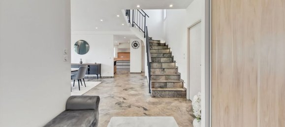 4 bedrooms House in Caen, France No. 360189 3