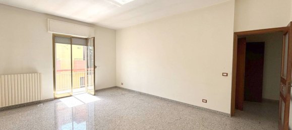 3 bedrooms House in Noicattaro, Italy No. 335691 2