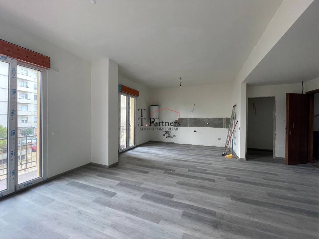 Apartamento T3 em Sesto Fiorentino, Italy N.º 265796