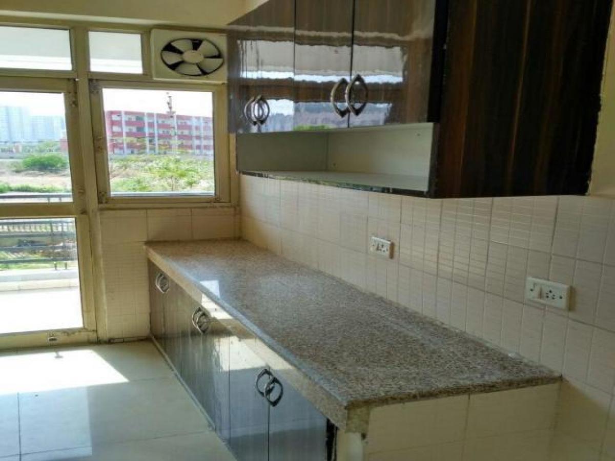 2 bedrooms House in Ghaziabad, India No. 56303