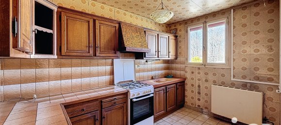 2 bedrooms House in Saint-Georges-sur-Baulche, France No. 59569 4