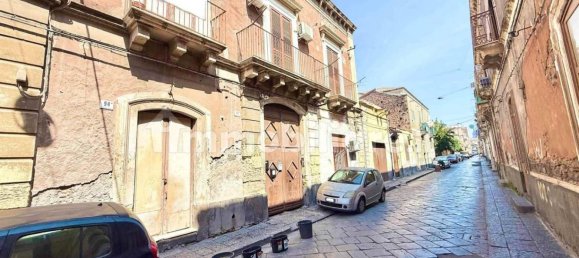 Apartamento de 3 dormitorios en Catania, Italy No. 326509 10