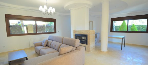 5 bedrooms Villa in Campoamor, Spain No. 1063 4