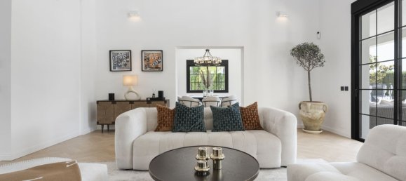 5 bedrooms Villa in Estepona, Spain No. 147364 12