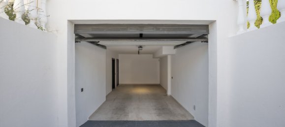 5 bedrooms Villa in Estepona, Spain No. 147364 34